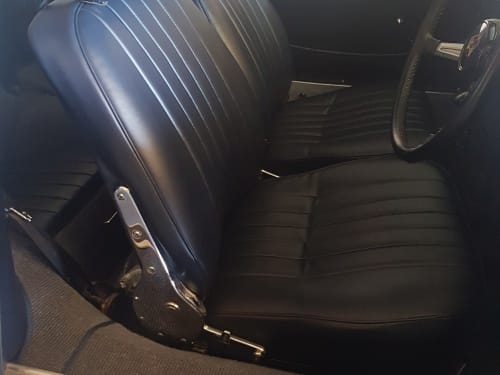 Porsche 356 black leather-grey carpet